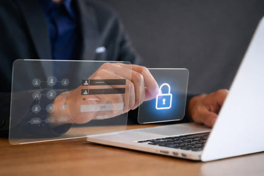 Photo 18 Interface holographique et securite en action
